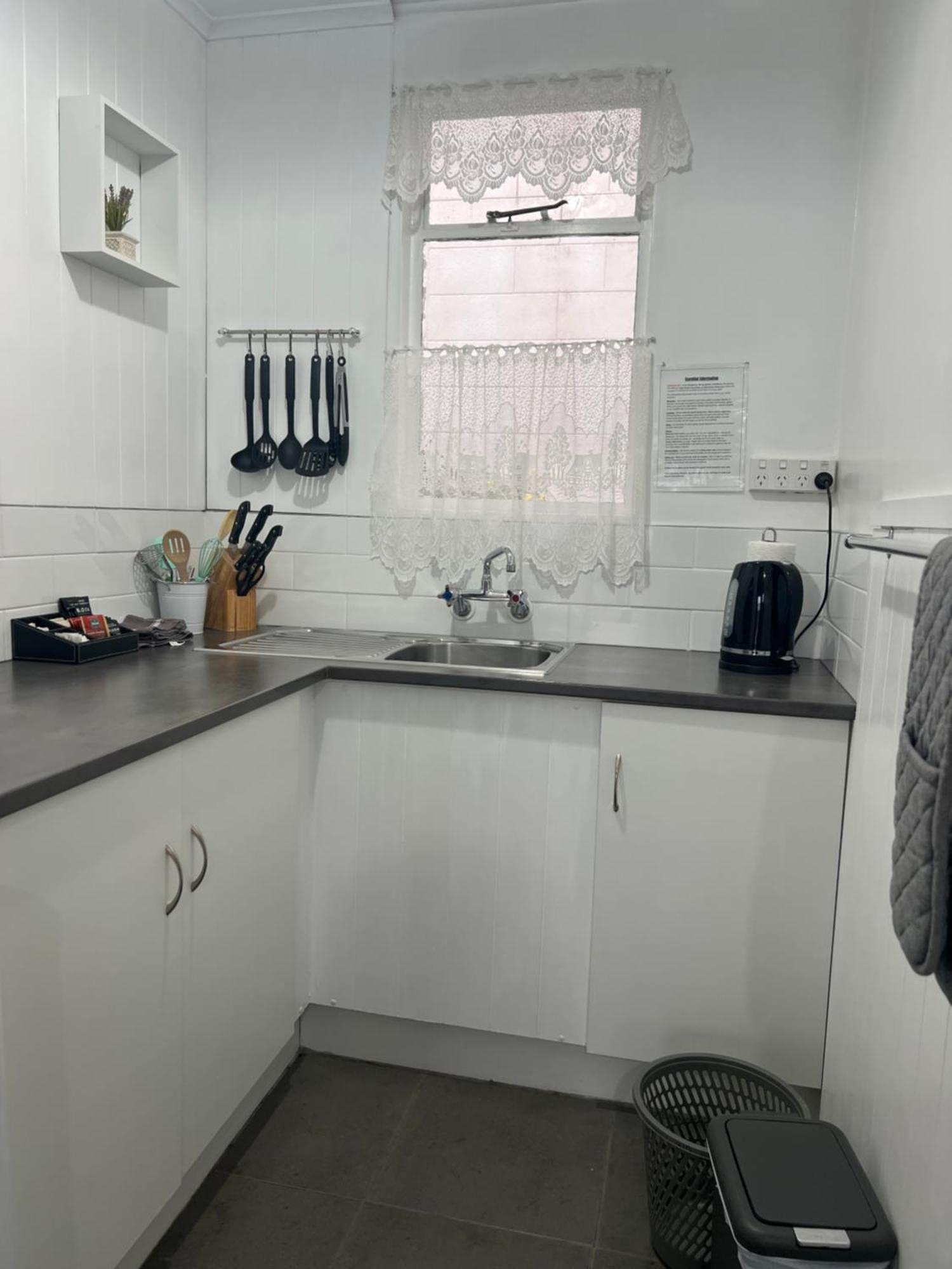 High Street Living Motel Пиктон Экстерьер фото