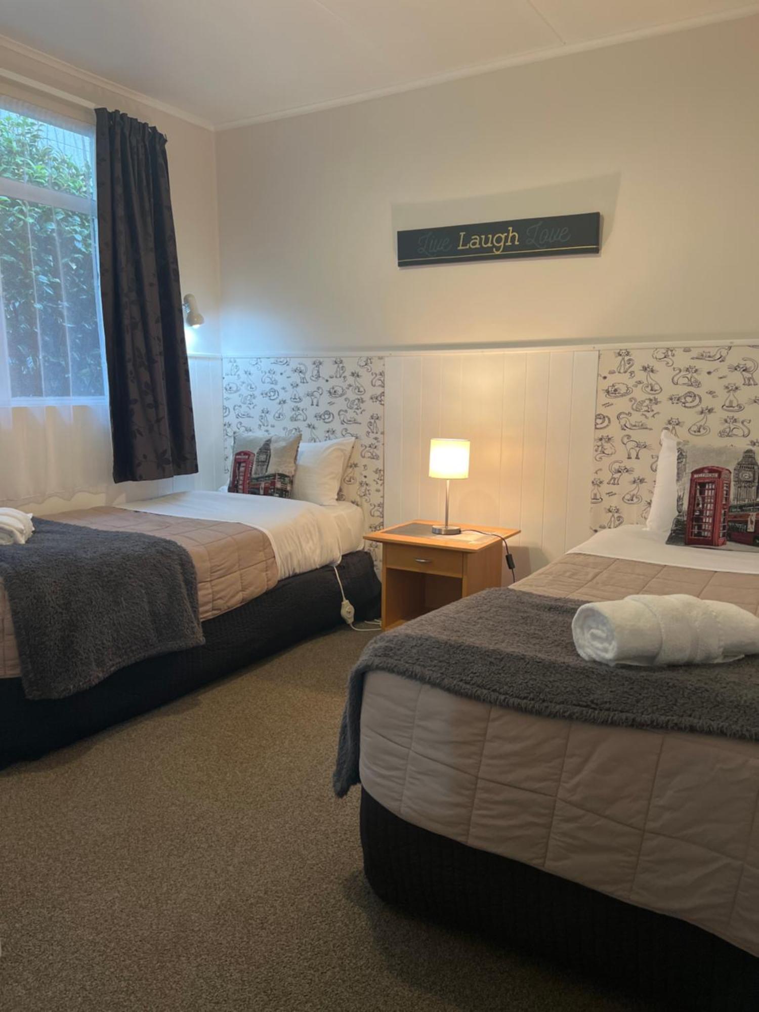 High Street Living Motel Пиктон Экстерьер фото