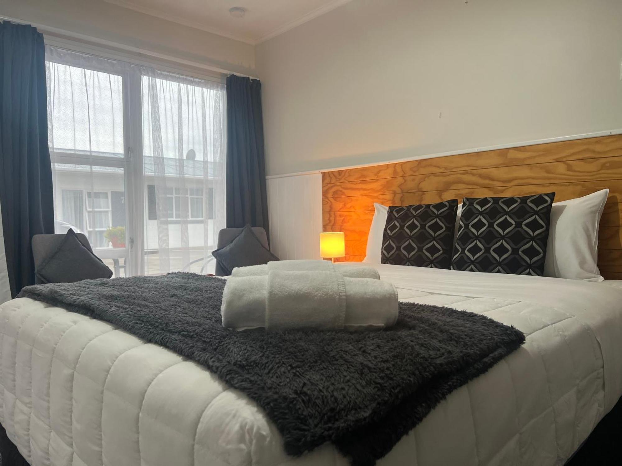 High Street Living Motel Пиктон Экстерьер фото