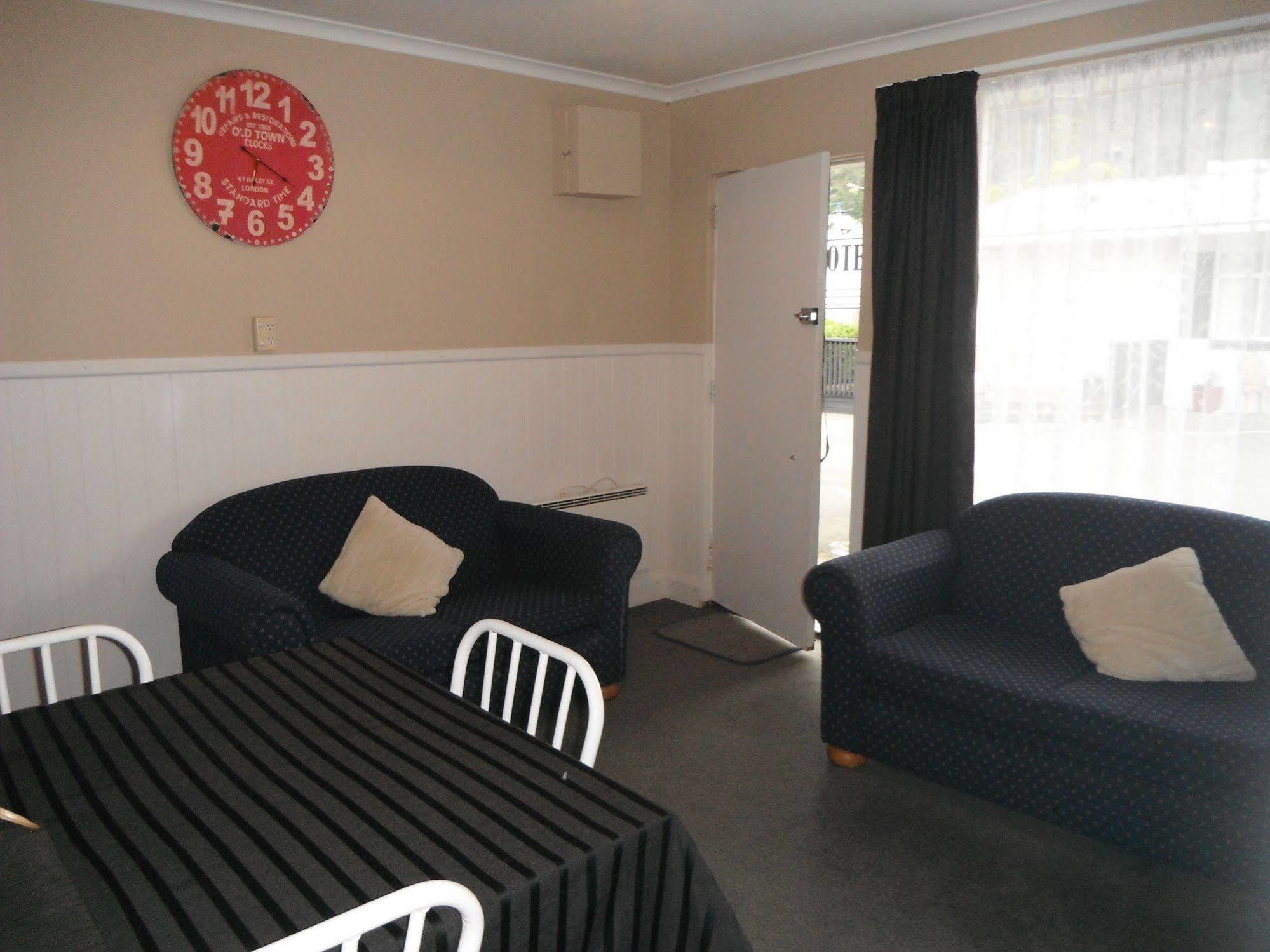 High Street Living Motel Пиктон Экстерьер фото